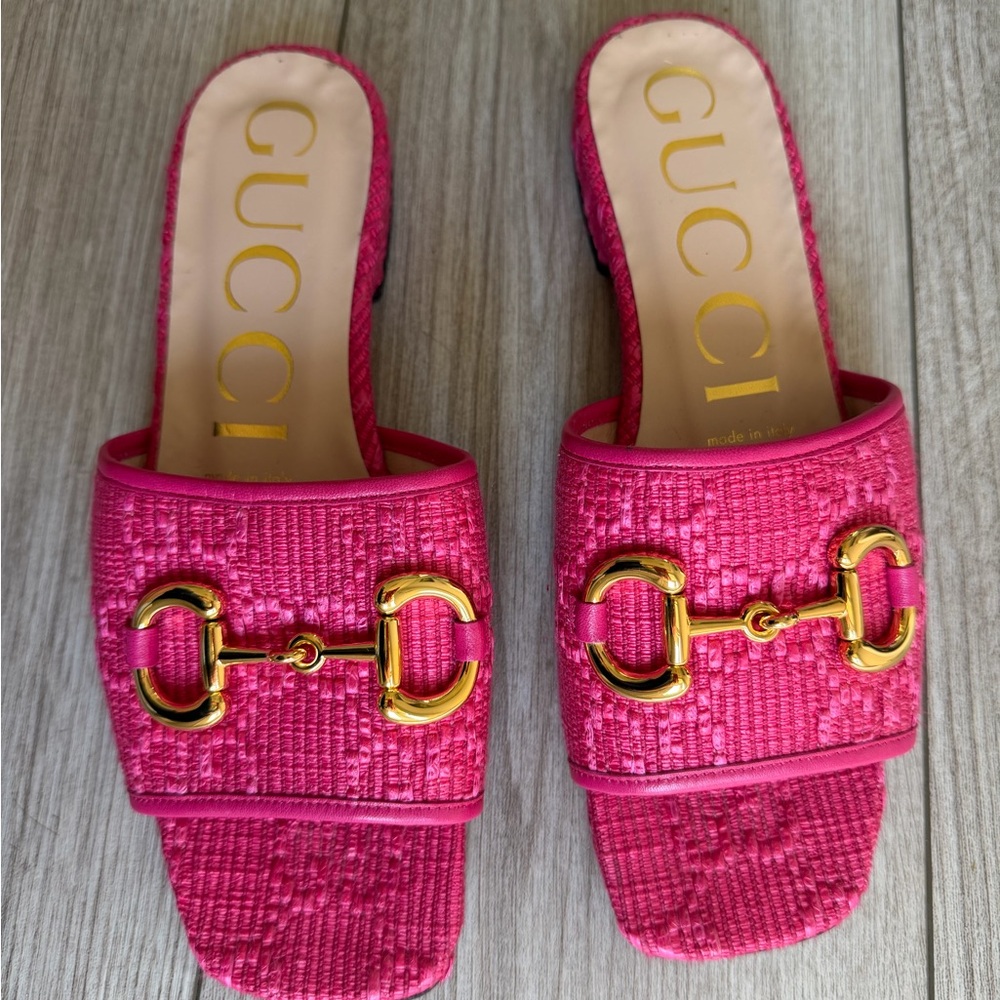 Gucci Fuchsia Mules with Gold Hardware - Picture 2 of 3